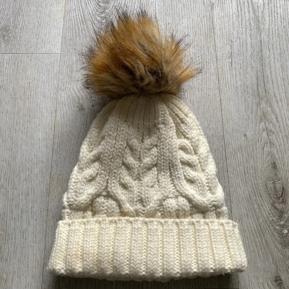 Gold Toe Women's One Size Knitwear Fur Beanie Hat fall winter warm knit casual